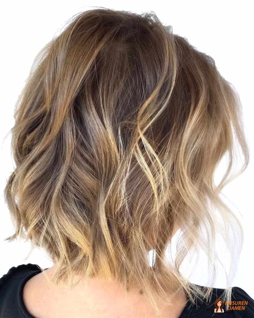 Bob für dünnes Haar mit verspielten Highlights und mehr Dimension