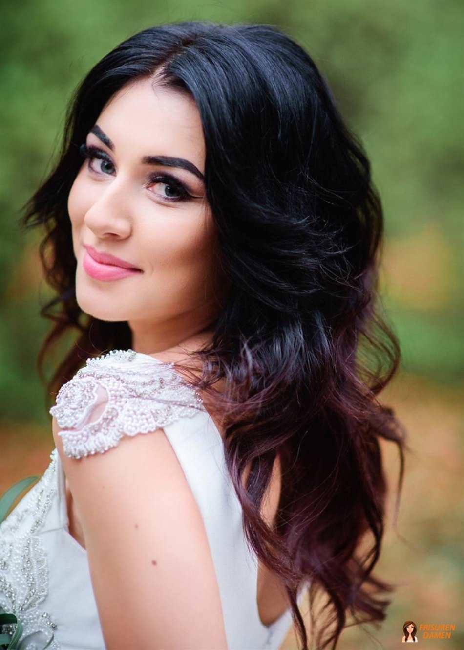 Was ist eine Butterfly-Frisur – Erklärung für Damen