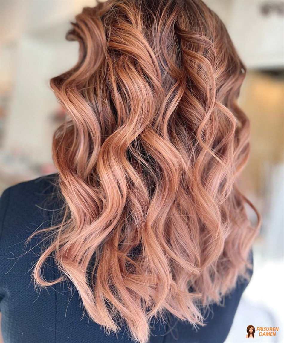 Welchen Hauttönen steht roségoldenes Haar?