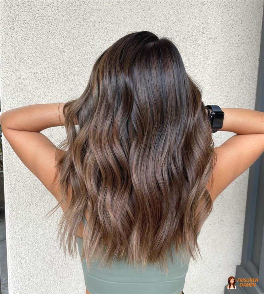 Wellenspiel in Mokka und Honig – braun mit Highlights