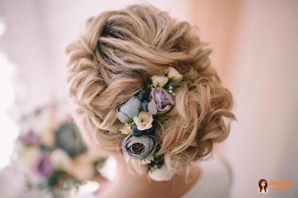 Welliger Dutt als Brautfrisur