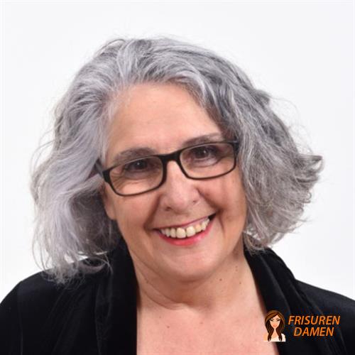 Wuscheliger Bob für Frauen über 50 mit natürlichem Volumen und Bewegung