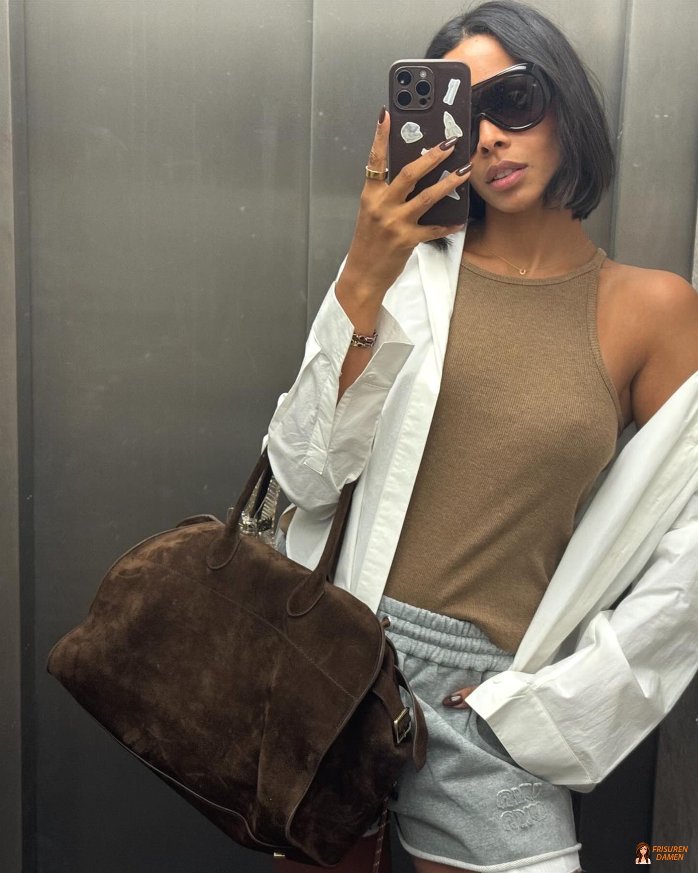 Tuck-and-Flick Bob mit sanft eingedrehten Spitzen bei einer Frau