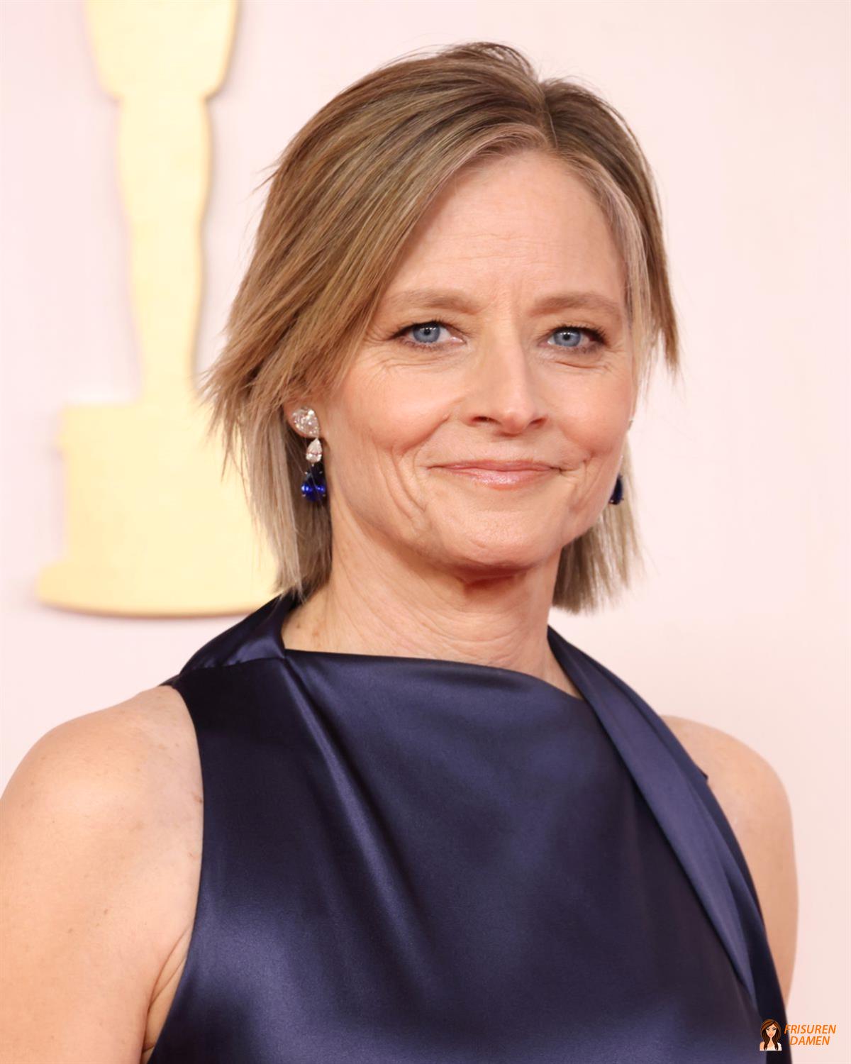 Grauer Bob mit gesichtsrahmender Form