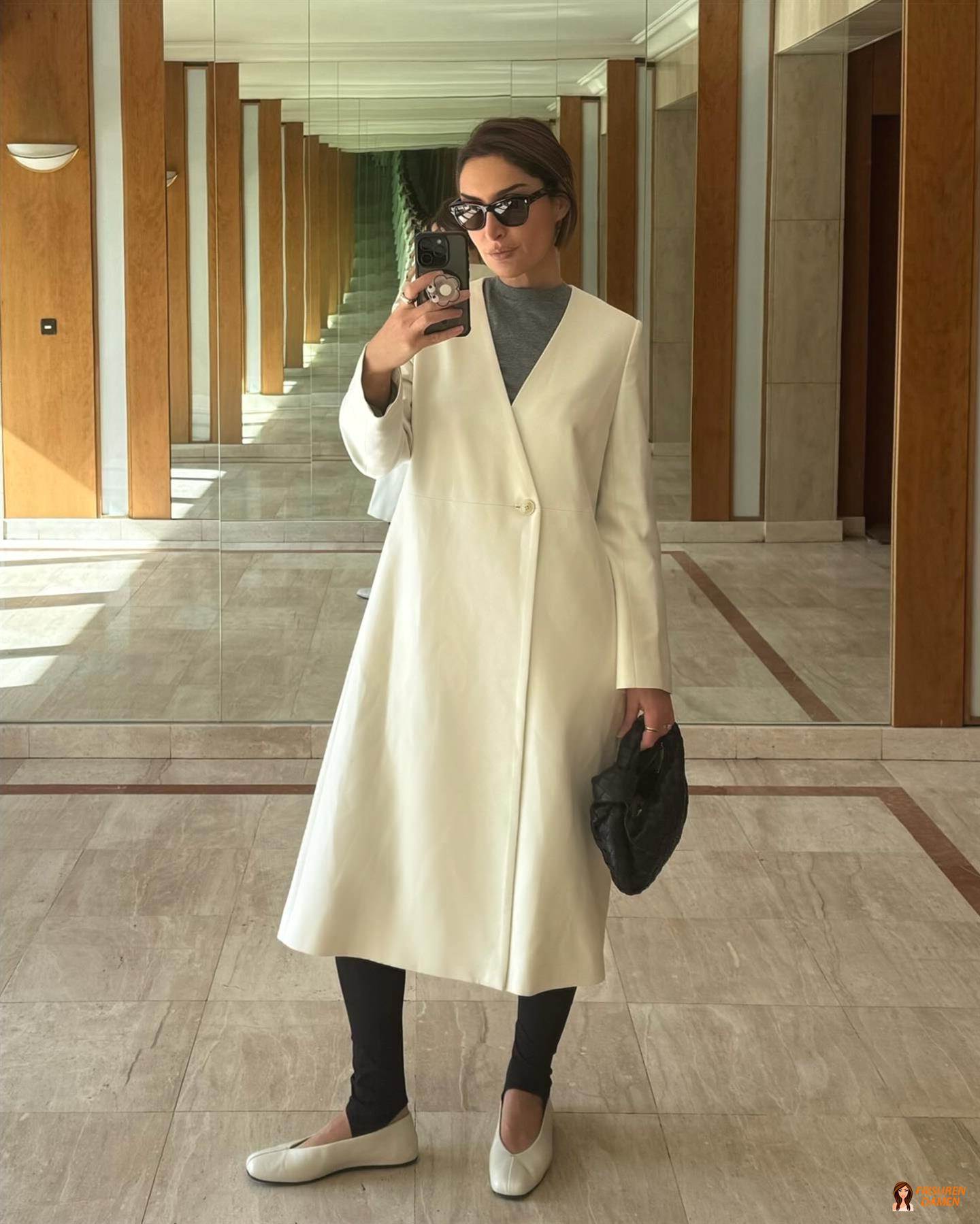 Trinity Cut bei einer Frau mit strukturiertem Kurzhaarschnitt